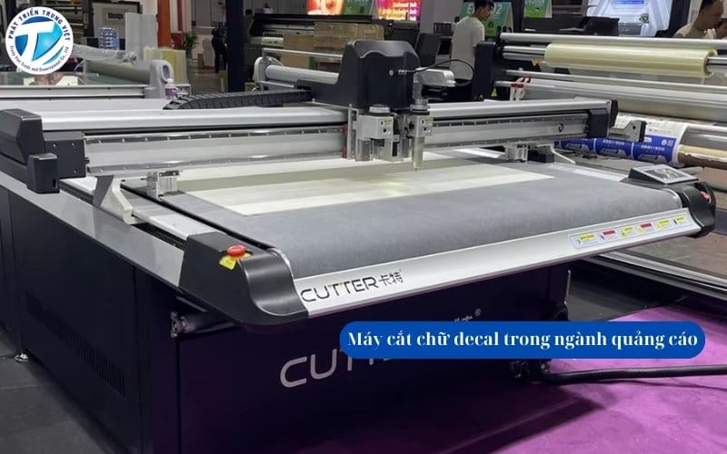 Máy cắt decal khổ lớn ứng dụng trong quảng cáo